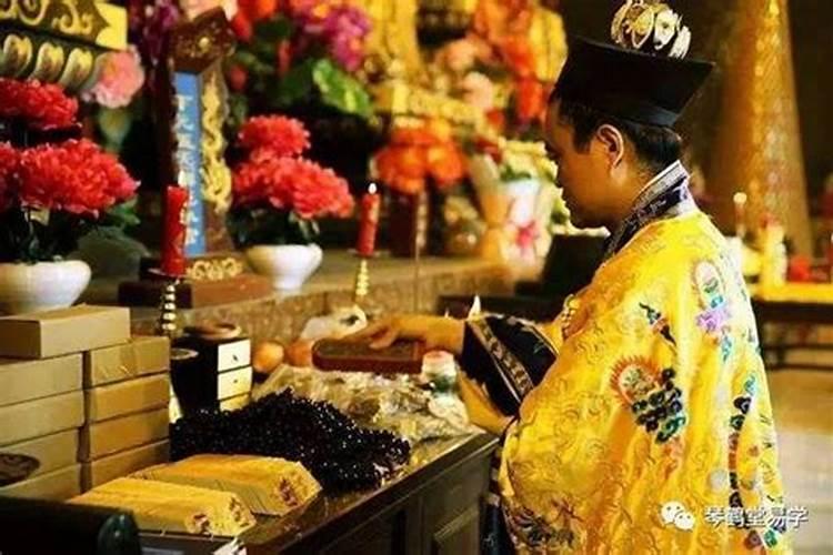 梦见一巨蟒缠身怎么解梦