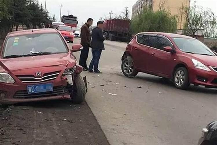梦见朋友出车祸死去是什么意思