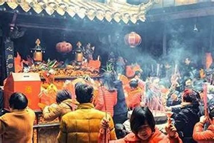 梦见自己怀里抱着一个小孩的预兆