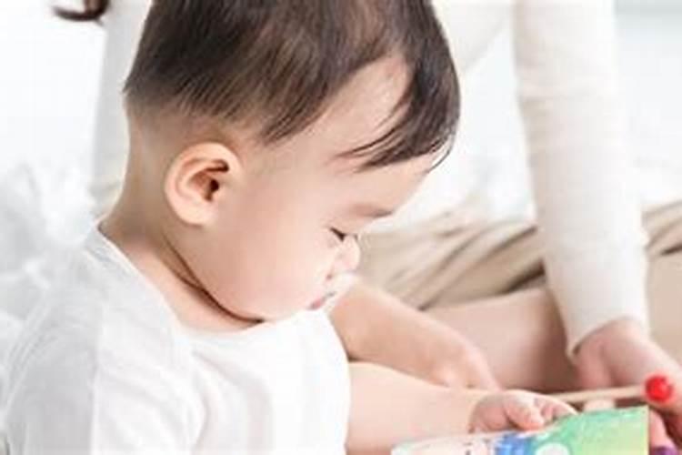 梦见妻子抱着一个小男孩的预兆