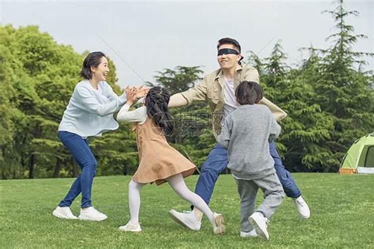 女人身长腿短是苦命吗