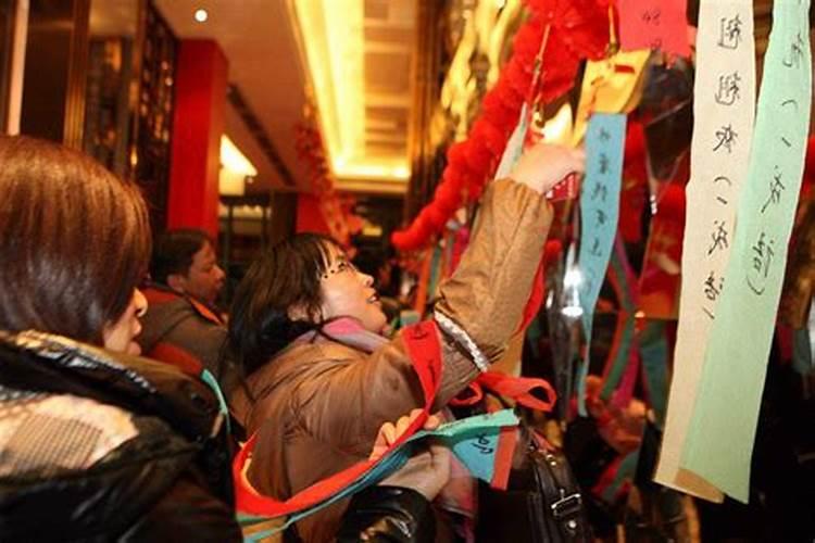 梦见房倒屋塌是什么意思