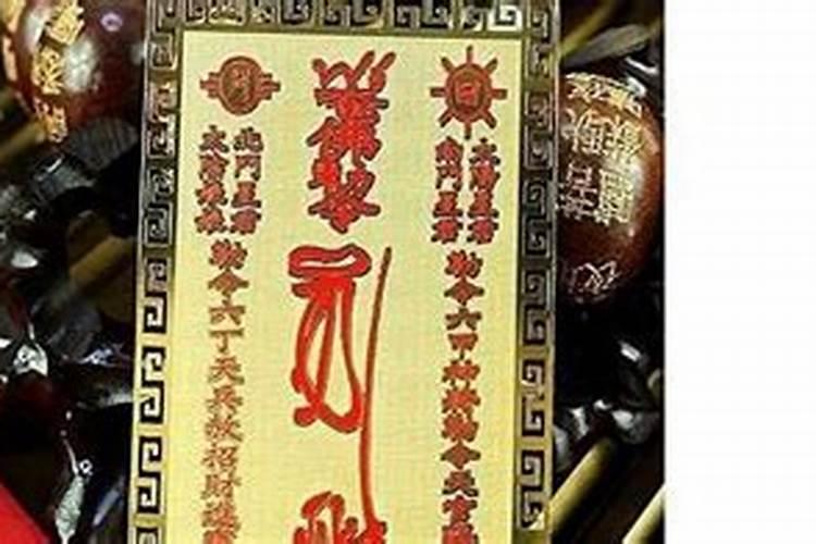 本命年必须穿红色内衣内裤吗 本命年戴红绳同样避邪提运？