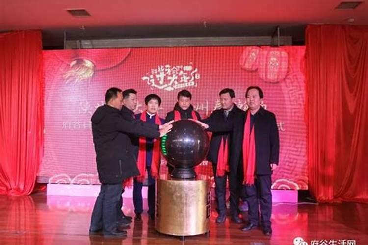 春节、端午节、重阳节、中秋的由来和过节日的活动等是什么？
