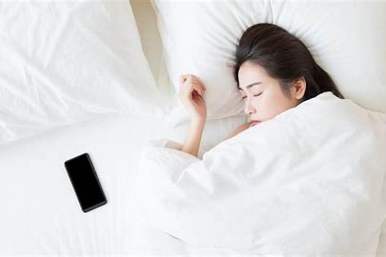 梦见女人向自己借钱