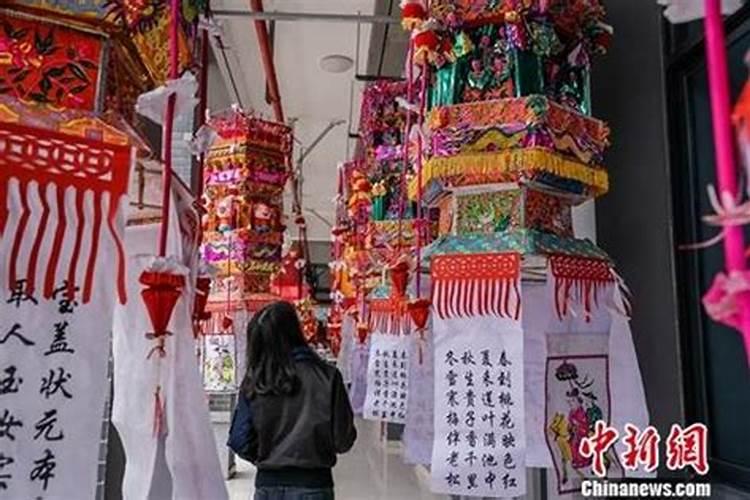 清明节,中元节,还有十月初一是上坟祭祖的日子,这是迷信吗？