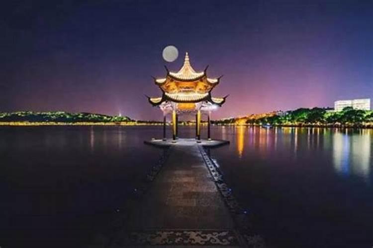 每个人命理占四个字、占孤啥意思