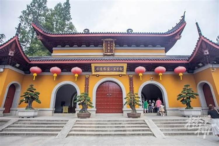 梦见拜山什么兆头 梦见拜山预示什么