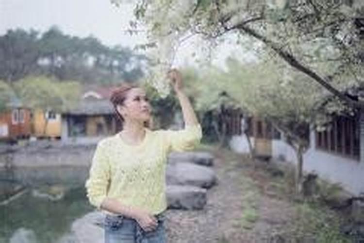 梦见不认识的女人是什么预兆