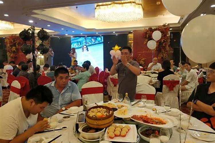 女人梦见厕所漏水是什么意思