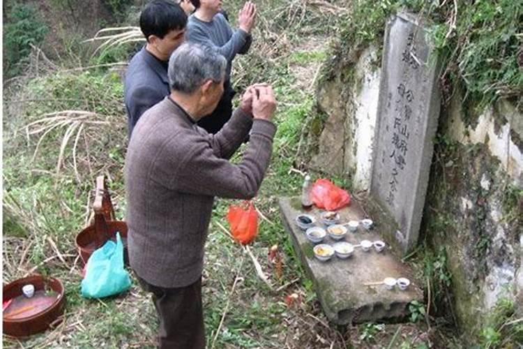 清明节扫墓烧纸用四孔钱好还是用五孔钱好