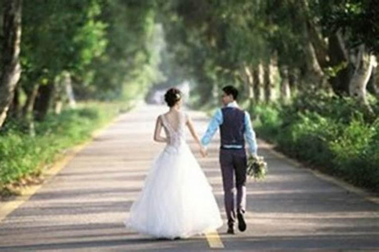男涧下水和女山头火合婚 男火女水感情和睦