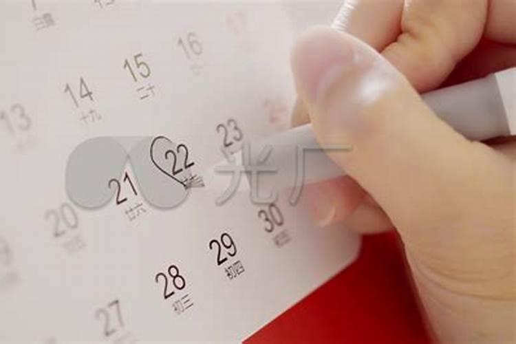 72年属鼠女2025年的运程和每月运势