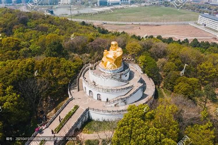 苏州寺庙哪个比较灵啊？ 听说西园寺和灵岩寺挺不错的,哪个更好一点...