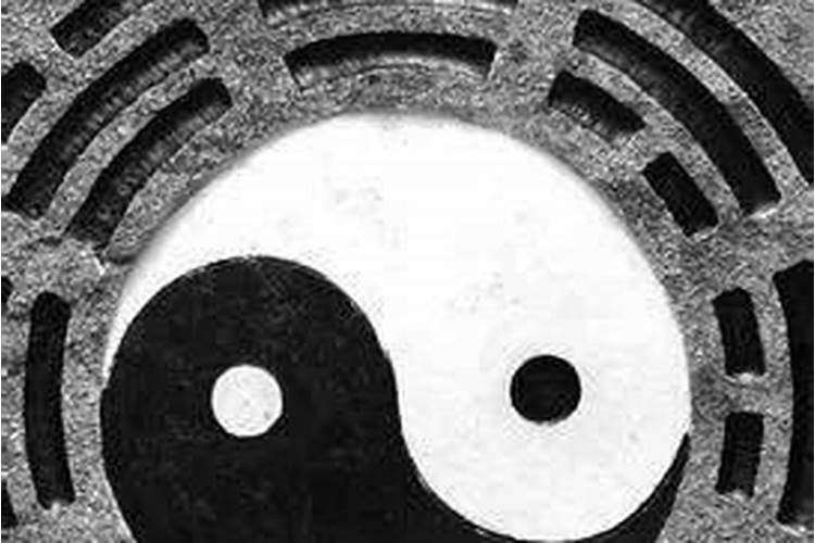 梦到手机摔成两半 梦到手机摔成两半,但是还能用