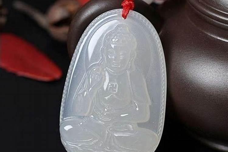 想知道自己的生辰八字适合佩戴什么饰品,请大师指点？