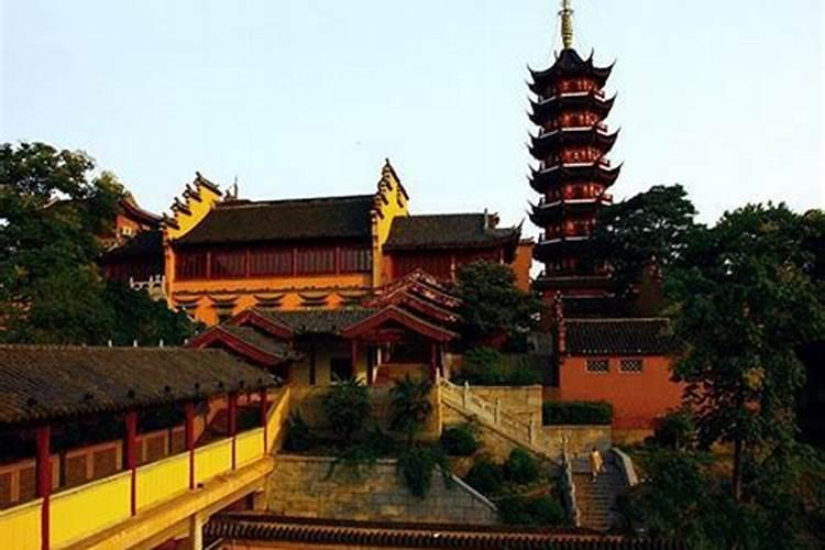 梦见冰上走是什么意思