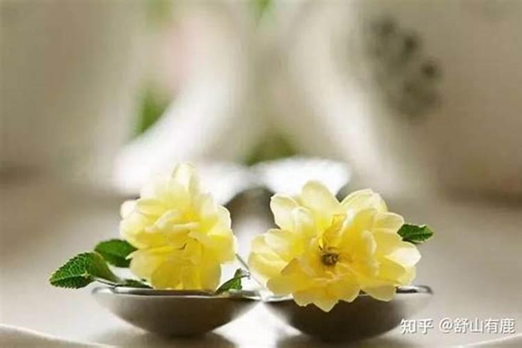 梦见前夫和现任同房过后打架？