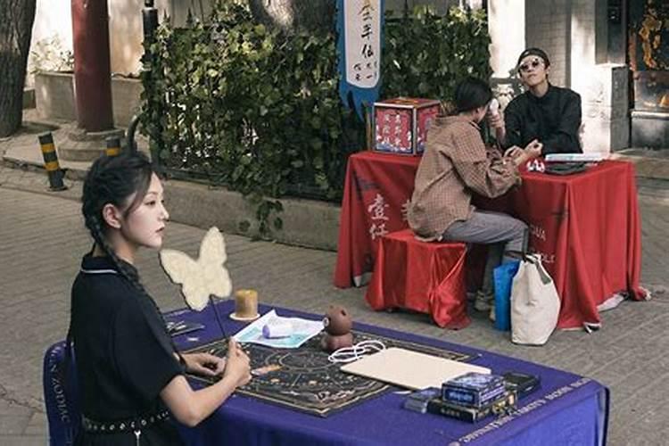 家庭风水乾位放什么为好,乾位开门风水