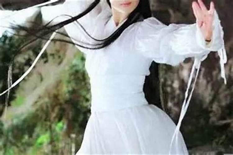 女人梦到被牛追预示着什么