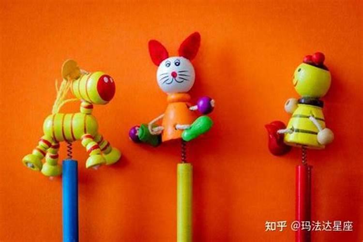 分享一下戊、己土日主,在2022壬寅年的一个整体情况