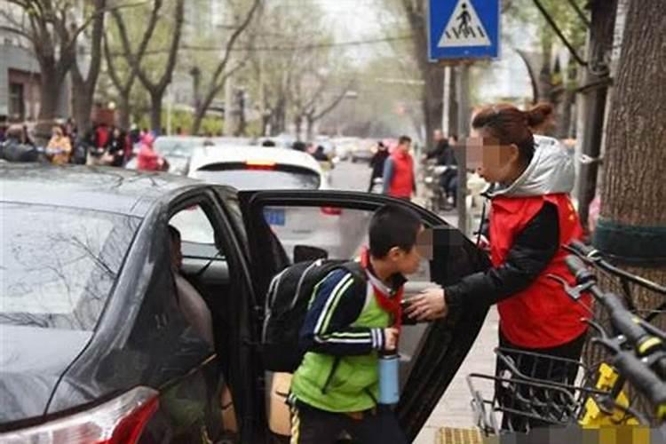 2025年属蛇人的财运如何