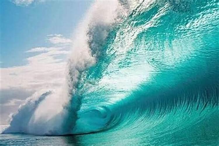 梦见大海大浪的预兆
