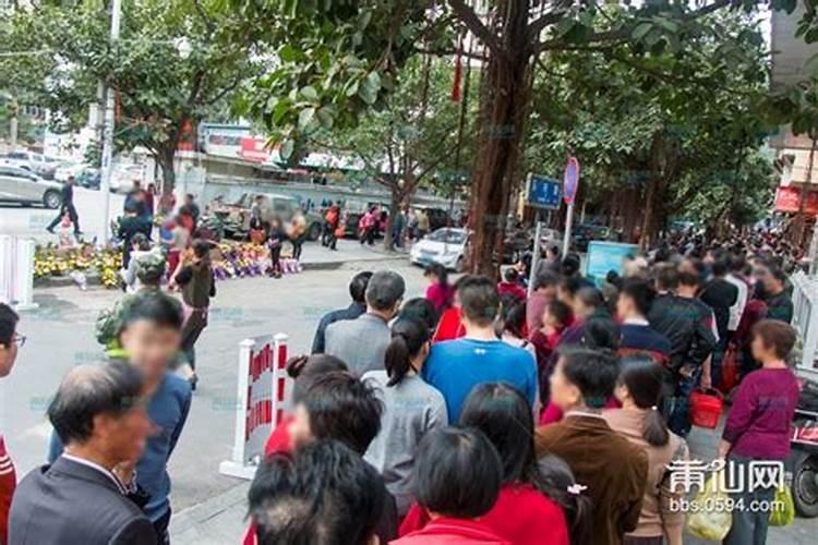 清明节为什么国旗降半旗 对生命表达敬畏与尊重