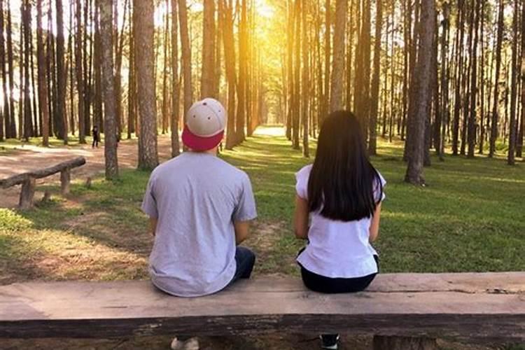 梦见自己老婆去跟别人相亲的预兆