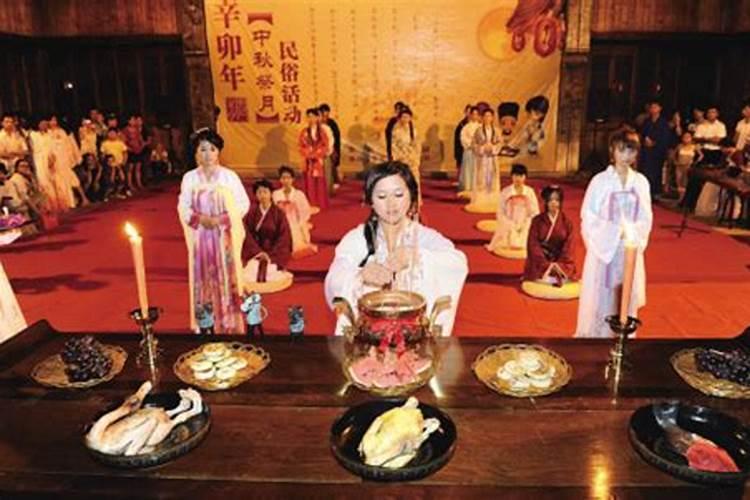 请教若楚老师,王 字姓名学上算几画？