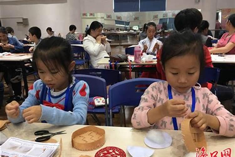 学生徒步108里路为烈士扫墓,你感受到学生对烈士的敬仰了吗？百度知 ...