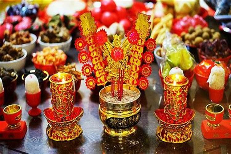 大年十五拜灶王爷好不好 初一十五给灶王爷上香烧几根？