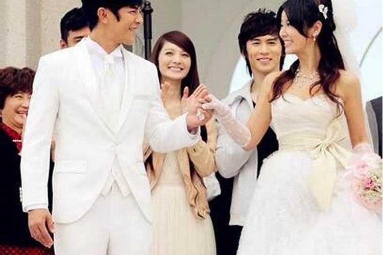 梦见去世丈夫要和别的女人结婚是啥意思