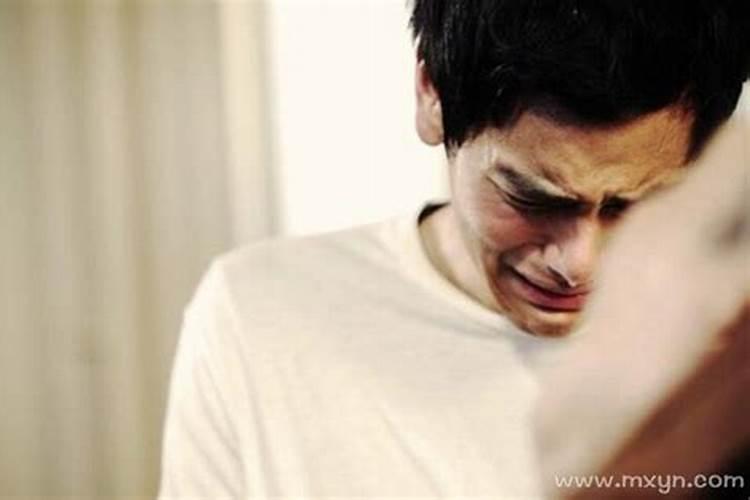 梦见爸爸死了自己哭得很伤心