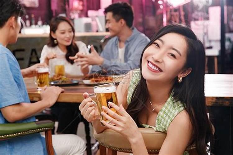 梦见与陌生人吃饭的预兆