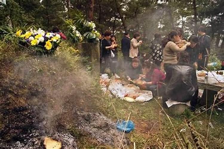 1992年女属猴的与1993年男婚配,92年属猴女和93年属鸡男感情配