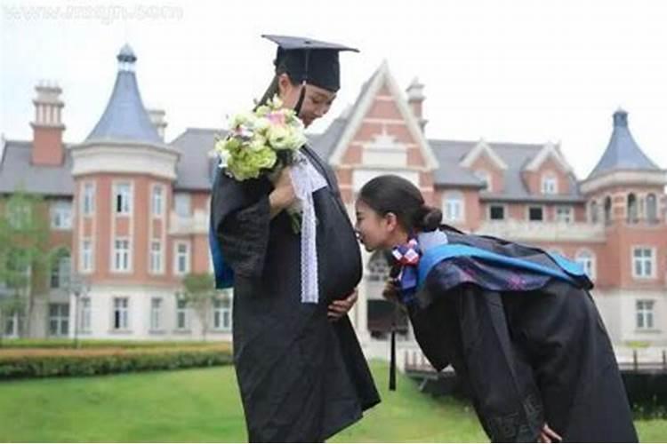 女人梦见坟墓的预兆 女人梦见坟墓的预兆意思是什么