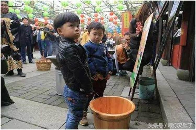 梦见棺材和死人 梦见棺材和死人代表什么