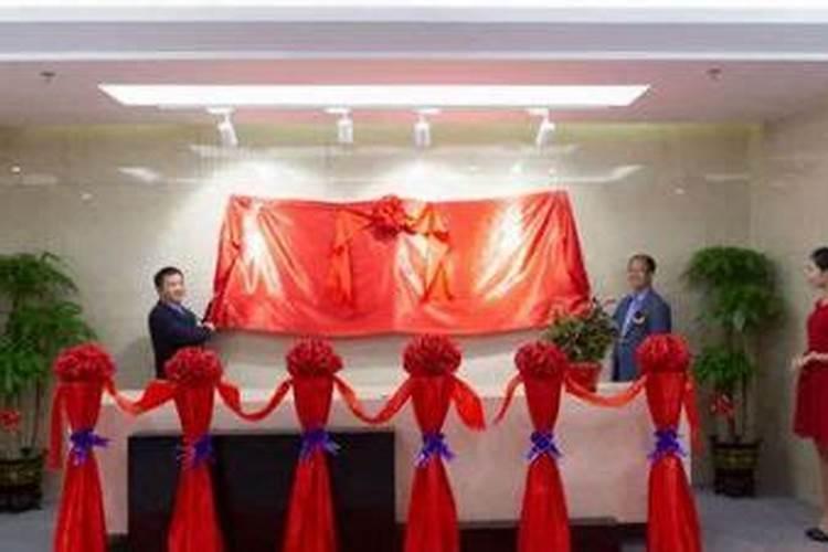 梦见自己的叔父亡故是什么预兆？