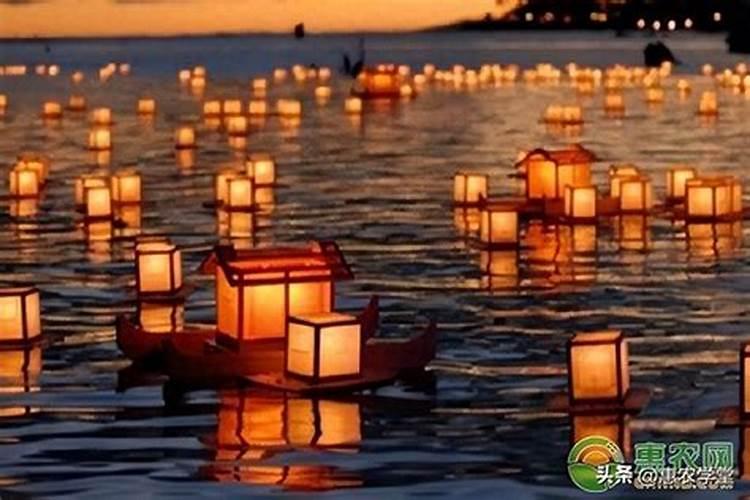 梦见能到给死去的妈妈上坟烧纸的预兆