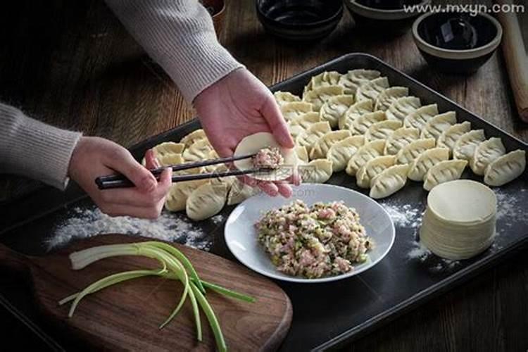 梦见吃饺子是什么意思？