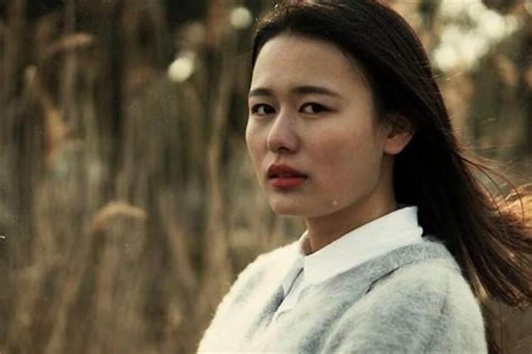 如何评价巩俐的长相？是长的美还是长的土？