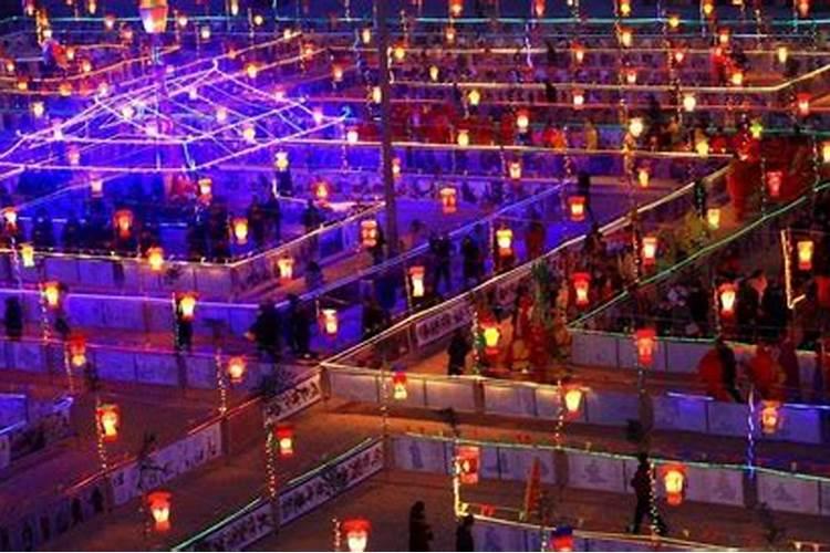 到底是初二迎财神还是初五迎财神