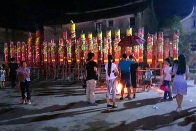 我国传统节日“腊八节”指的是哪一天？a.农历十二月初八b.春节前十天c...