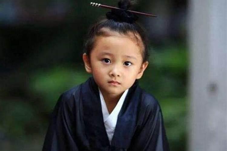 关于鹿晗与关晓彤的八字姻缘测,从性格上来说,居然还是挺配的百度知...