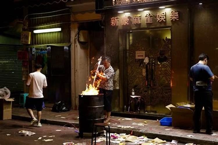 做梦梦见蛇是怎么回事周公解梦