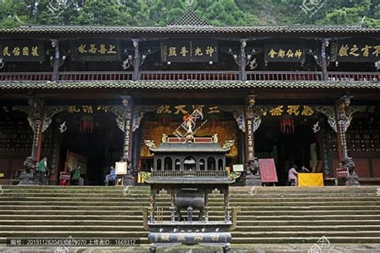 梦见妈妈过世了自己哭得太伤心了