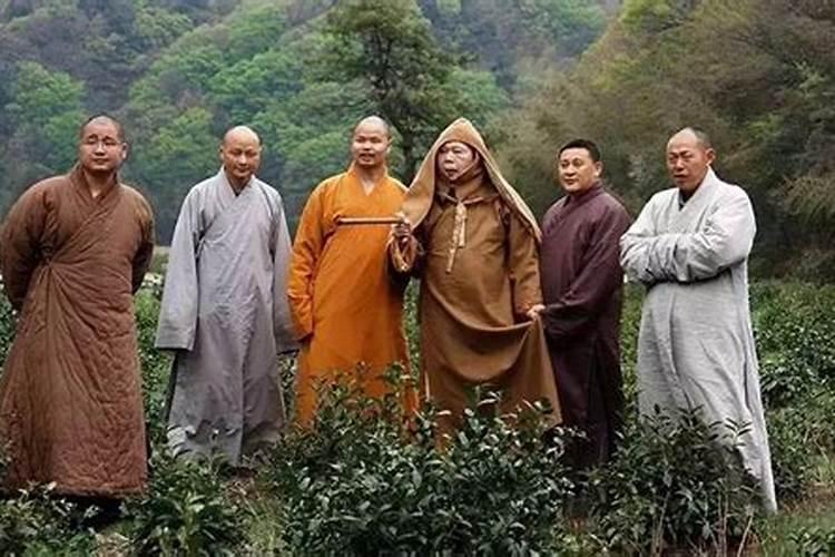 湖南株洲三个爷爷合伙开饭店赚钱去旅游,你如何看待这三个爷爷的行为...