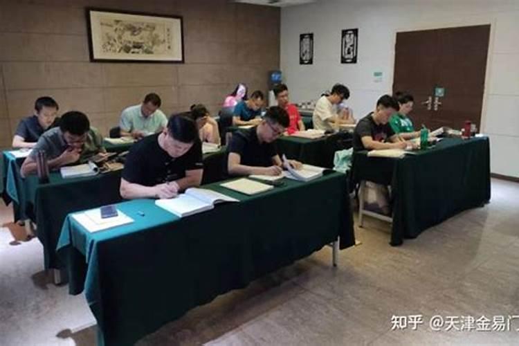 四柱八字培训有哪些老师教的比较好,断的准,还比较容易学会？