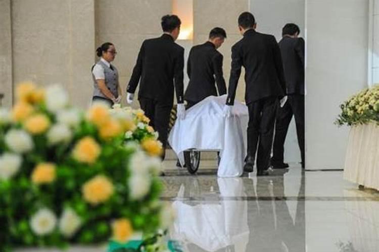 梦见死去的妈妈又复活了什么预兆